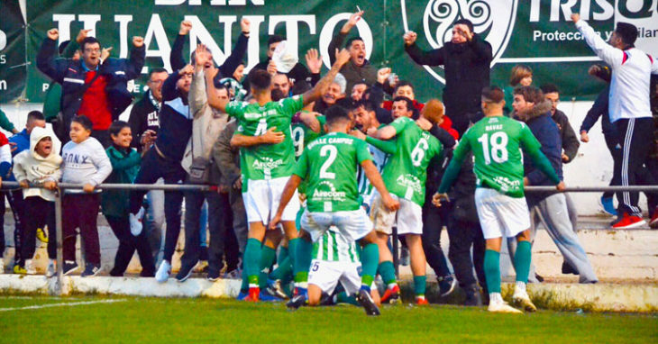 Los jugadores gaditanos celebrando un tanto. Foto: Atlético Sanluqueño