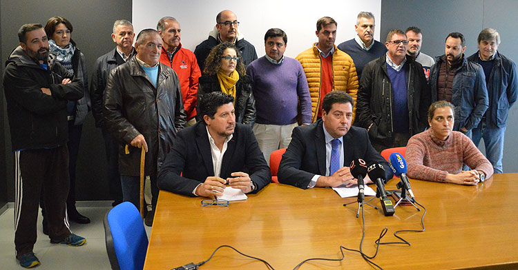 Otra imagen de la rueda de prensa de los clubes. Foto: Cajasur CBM