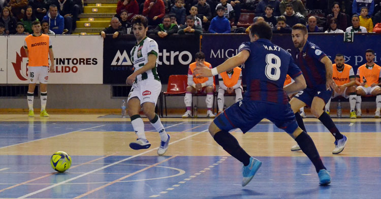 Pablo del Moral en un partido del Córdoba Patrimonio esta temporada. Foto: Javier Olivar