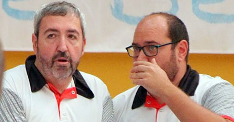 Antonio Navas, a la izquierda, junto a su segundo, Antonio Cepeda