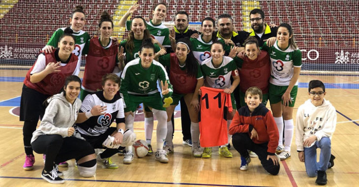 Las jugadoras del Cajasur celebrando una nueva victoria