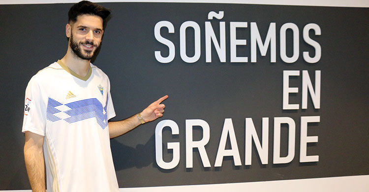 Fernando Román ya como uno más en el Marbella. Foto: Marbella FC