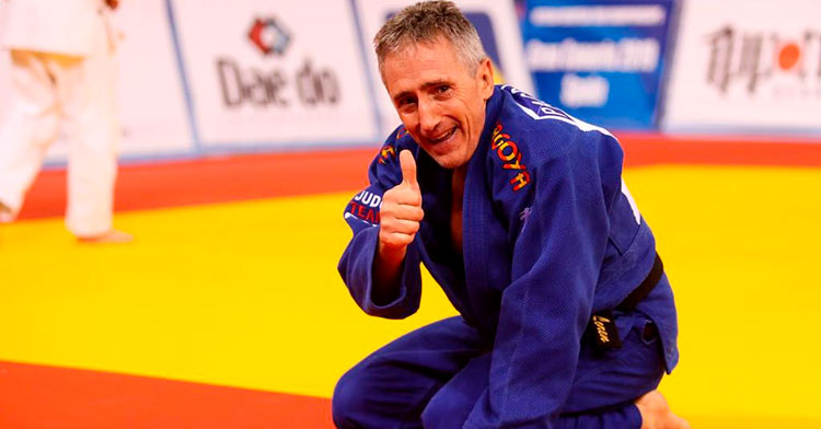 El diploma olímpico en Barcelona 92 Francisco Lorenzo en una reciente competición de veteranos.