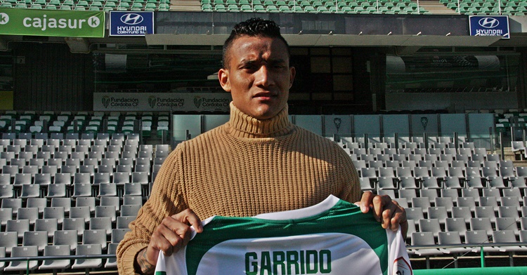 Luis Garrido ultima su debut con el Córdoba empleándose a fondo en la Ciudad Deportiva.