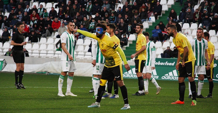 Toni Seoane jugando en El Arcángel como capitán del Villarrubia. Autor: Paco Jiménez