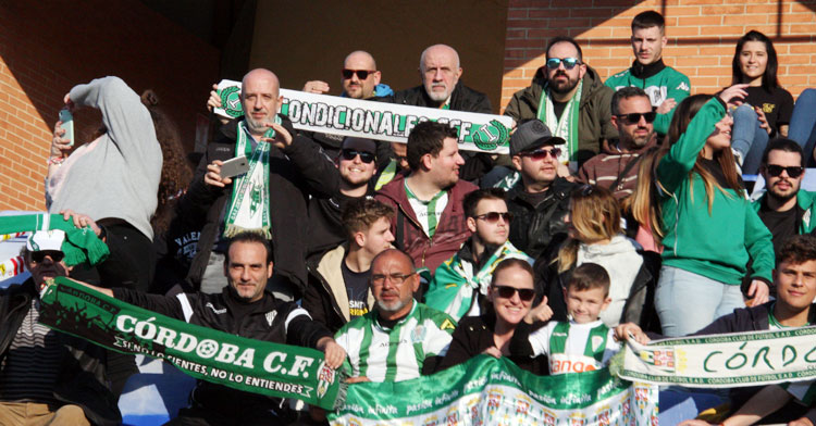 Los miembros de Incondicionales vivieron un incidente en la previa del encuentro en Huelva. Autor: Paco Jiménez