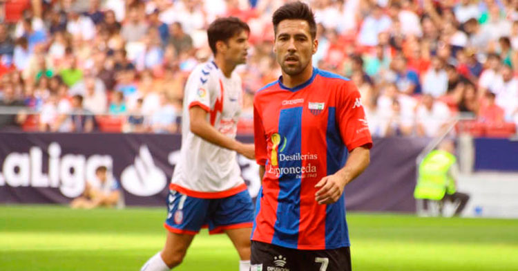 Carlos Valverde en un partido frente al Zaragoza.
