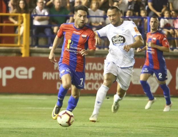 Carlos Valverde jugando ante el Lugo.