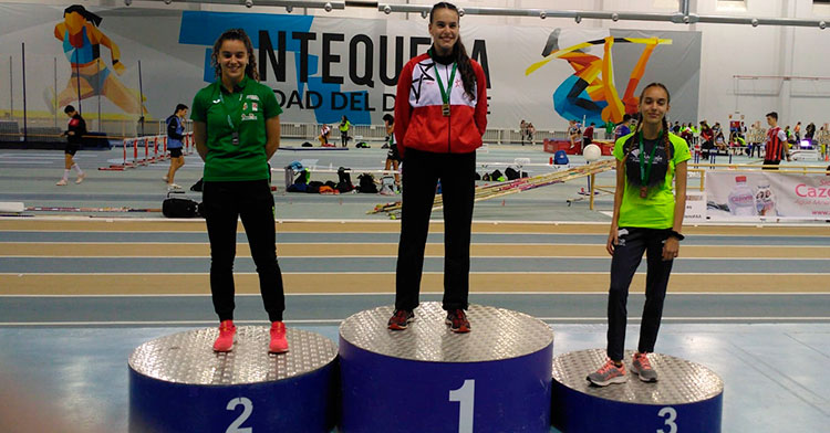 Carmen Avilés en lo más alto del podio en Antequera.