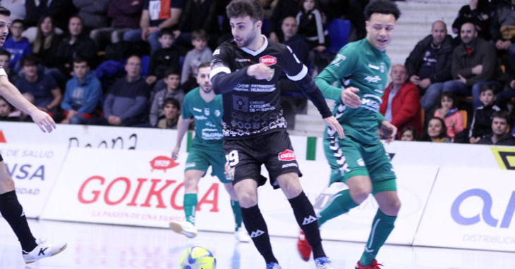 César en el encuentro contra el Osasuna Magna