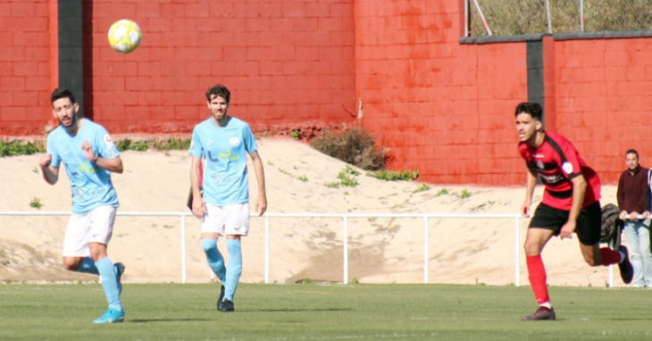 Toni Pérez en un momento del partido en Gerena. Foto cedida por Antonio Carnerero