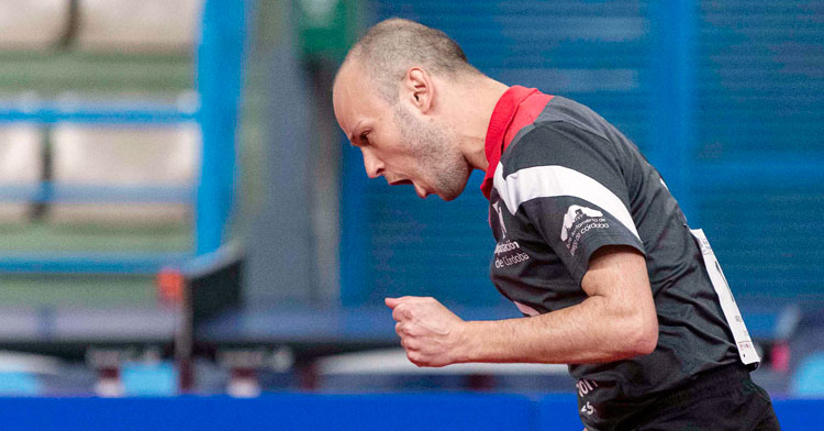 Carlos Machado celebrando un punto en Granada