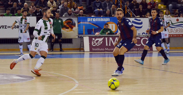 Cecilio Morales en el partido contra el Córdoba Patrimonio en Vista Alegre. Autor: Javier Olivar