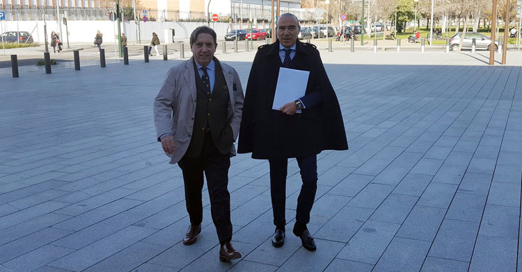 Oliver y Zulategui llegando a la Ciudad de la Justicia. Foto: Radio Marca Córdoba