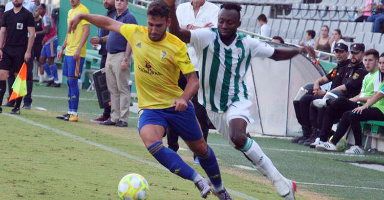 Iván Robles en el partido contra el Córdoba. Autor: Paco Jiménez