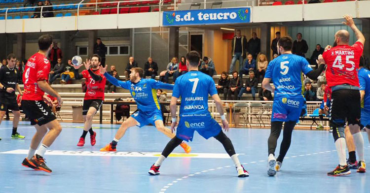 El Cajasur conquistó Pontevedra y sueña repetir. Foto: SD Teucro