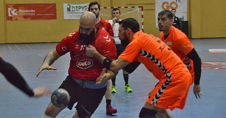 Filipe Martins del Cajasur ante el BM Torrelavega. Foto: CBM
