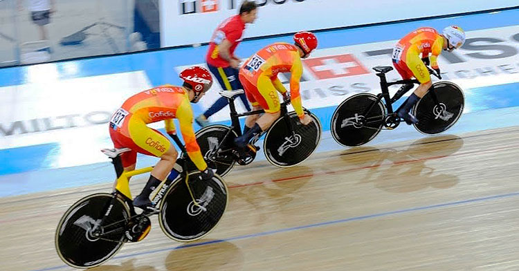 Alfonso Cabello cerrando el trío del equipo de velocidad que debutó en Canadá junto a Pablo Jaramillo y Ricardo Ten.