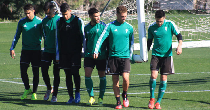 Jordi Tur volverá estar en el banquillo frente al Algeciras y tendrá su primera oportunidad para debutar con el Córdoba tras su llegada en el mercado invernal.