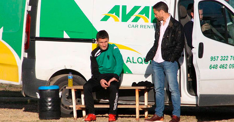 Javier Bejarano en su etapa en el Córdoba, durante un entrenamiento y junto a Jovanovic