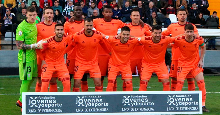 El once del Córdoba en Badajoz.