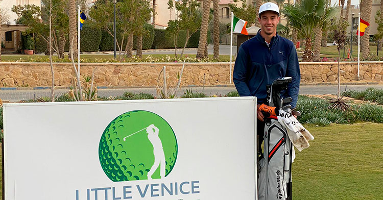 Feliz. Víctor Pastor muestra su satisfacción tras finalizar líder tras los dos primeros días de competición en Egipto.