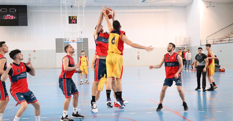 El equipo masculino de baloncesto de la UCO Foto: @deporte_uni_UCO