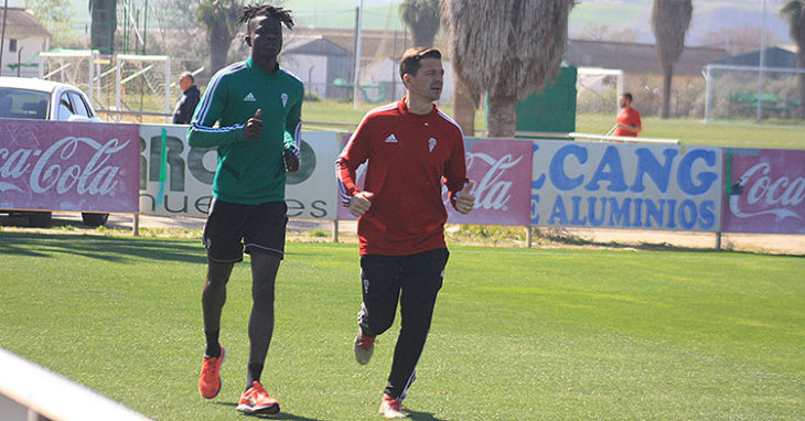 Momo Djetei cuando empezó a hacer carrera continua en la Ciudad Deportiva junto a Víctor Salas cinco días antes de que empezara el confinamiento.Momo Djetei cuando empezó a hacer carrera continua en la Ciudad Deportiva junto a Víctor Salas cinco días antes de que empezara el confinamiento.