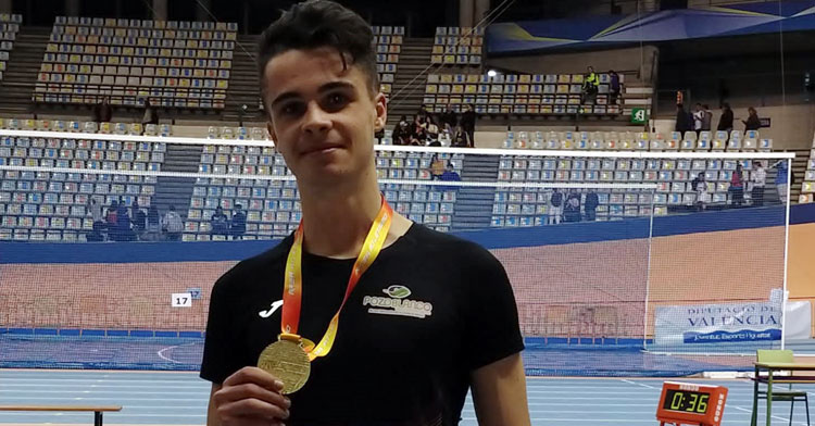 José Fernández Yusta con su medalla de oro