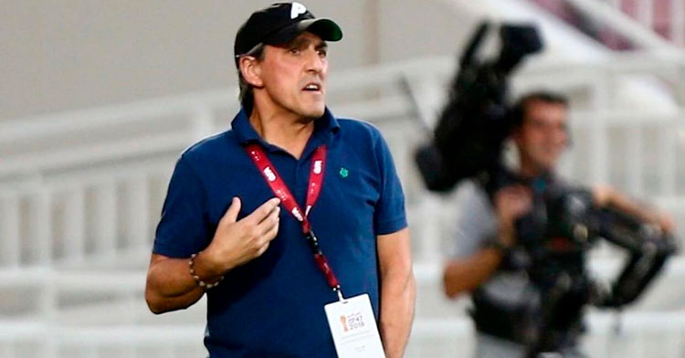 Pepe Murcia dirigiendo a su equipo en uno de sus últimos partidos.
