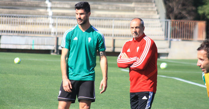 Willy junto a Sabas en la Ciudad Deportiva.