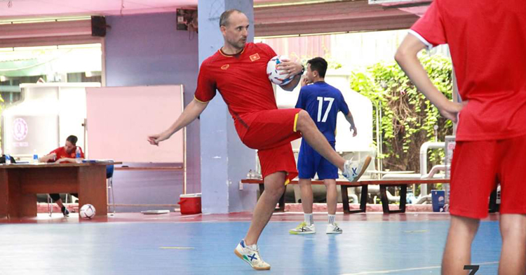 Antonio García, técnico del Club Thai Son Nam y de la selección de Vietnam. Foto: Club Thai Son Nam