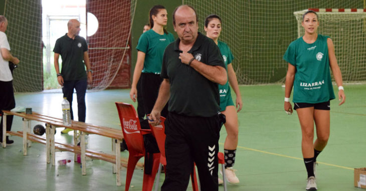 Rafa Moreno, entrenador fuensantino. Foto: Balonmano Adesal