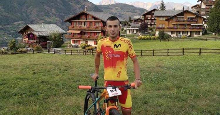 El cordobés Víctor Manuel Fernández con el maillot de la selección española en el Mundial de Suiza de 2019.