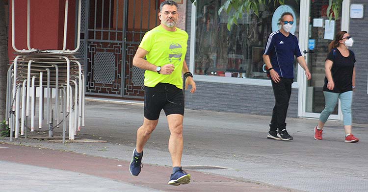 El periodista Antonio Postigo volviendo a su rutina diaria de runner tras más de 45 días sin practicar uno de sus dos deportes favoritos.