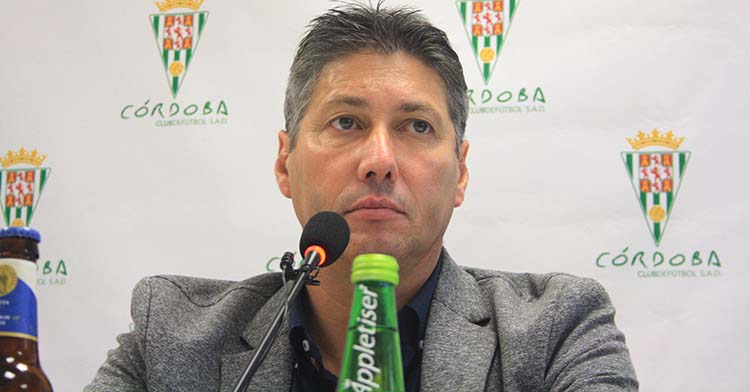 Alfonso Serrano en una de sus últimas comparecencias durante el pasado mercado invernal de fichajes.