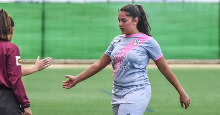 Ana Troyano en el momento de un cambio en un partido con el Pozoalbense