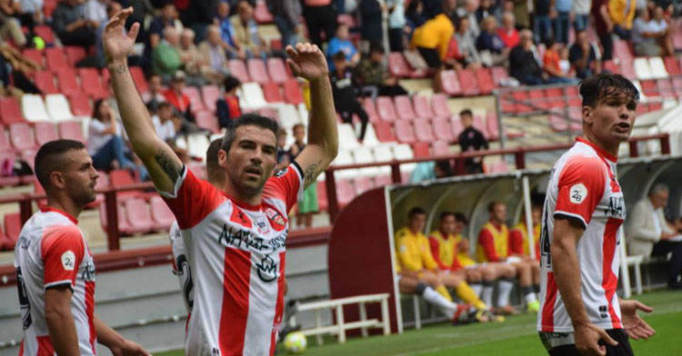 Los jugadores de la UD Logroñés festejando un tanto. Foto: Actualidadriojabaja.com