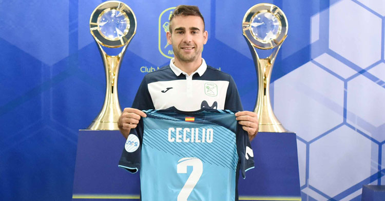 Cecilio con su nueva elástica y el dorsal 2 característico. Foto: Movistar Inter