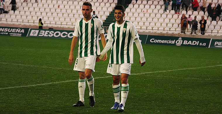 Fran Gómez sonriente a la conclusión del partido ganado ante el Yeclano que supuso su debut en El Arcángel a principios de febrero.