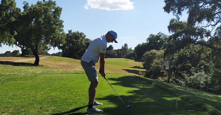 Gabriel Miguel en la salida del hoyo 6.