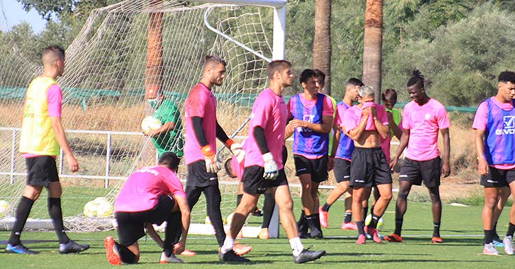 Jaylan Hankins esta mañana junto al belga Juliaan Laverge que ya superó el periodo de prueba.