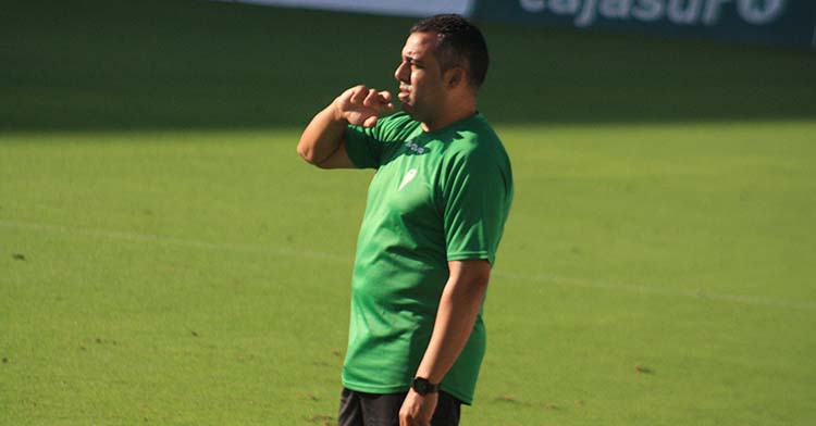 Germán Crespo siguiendo a su equipo