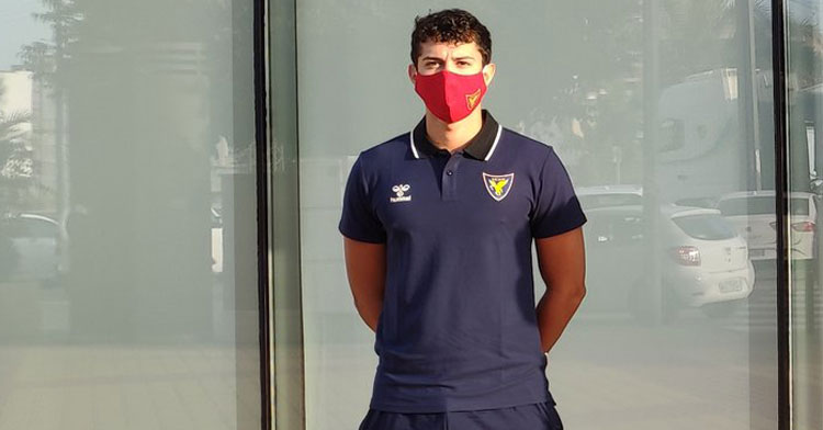 Ismael Corraliza esperando al inicio de los test físicos y médicos en Murcia. Foto: UCAM Murcia
