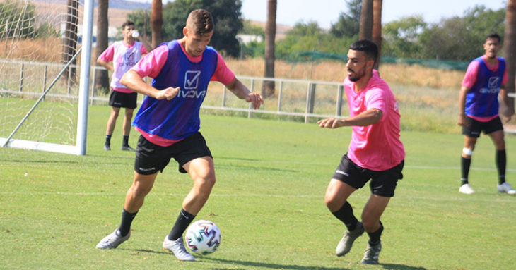 Álex Sánchez arranca ante Antonio Moyano.
