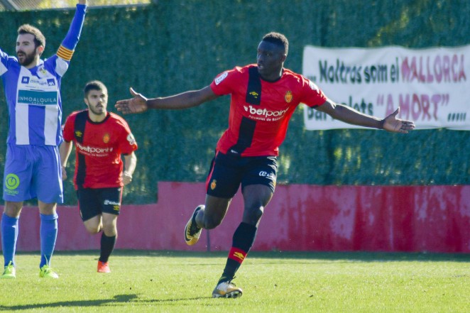 Ibrahim Diabaté celebrando un gol con el filial del Mallorca.