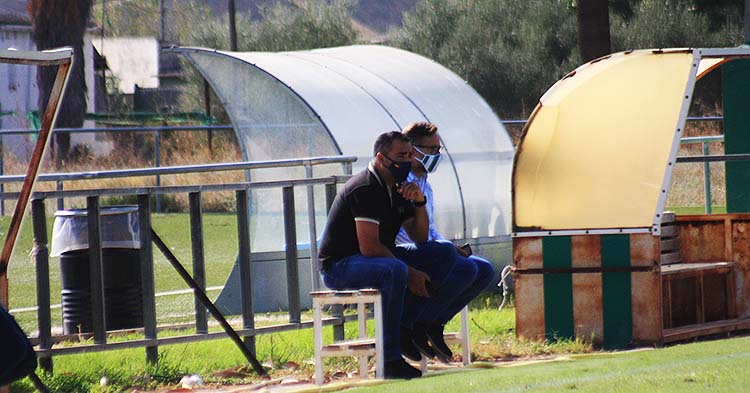 El técnico del filial, Germán Crespo, junto al coordinador de cantera, David Ortega, en la Ciudad Deportiva.