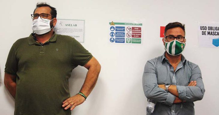 Rafael Herrerías y David Ortega, los responsables de la cantera cordobesista, durante la rueda de prensa de Miguel Valenzuela.