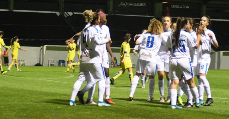 Las jugadoras del Pozoalbense celebrando uno de sus tantos a La Solana. Foto: Pozoalbense Femenino