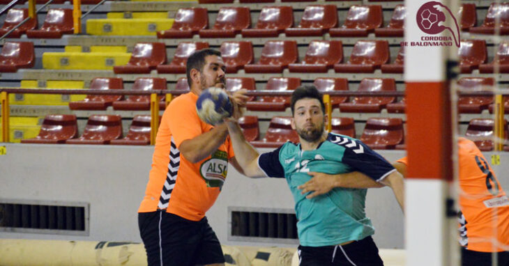 Un momento del duelo de Copa de Andalucía en Vista Alegre que ganó claramente Antequera. Foto: CBM